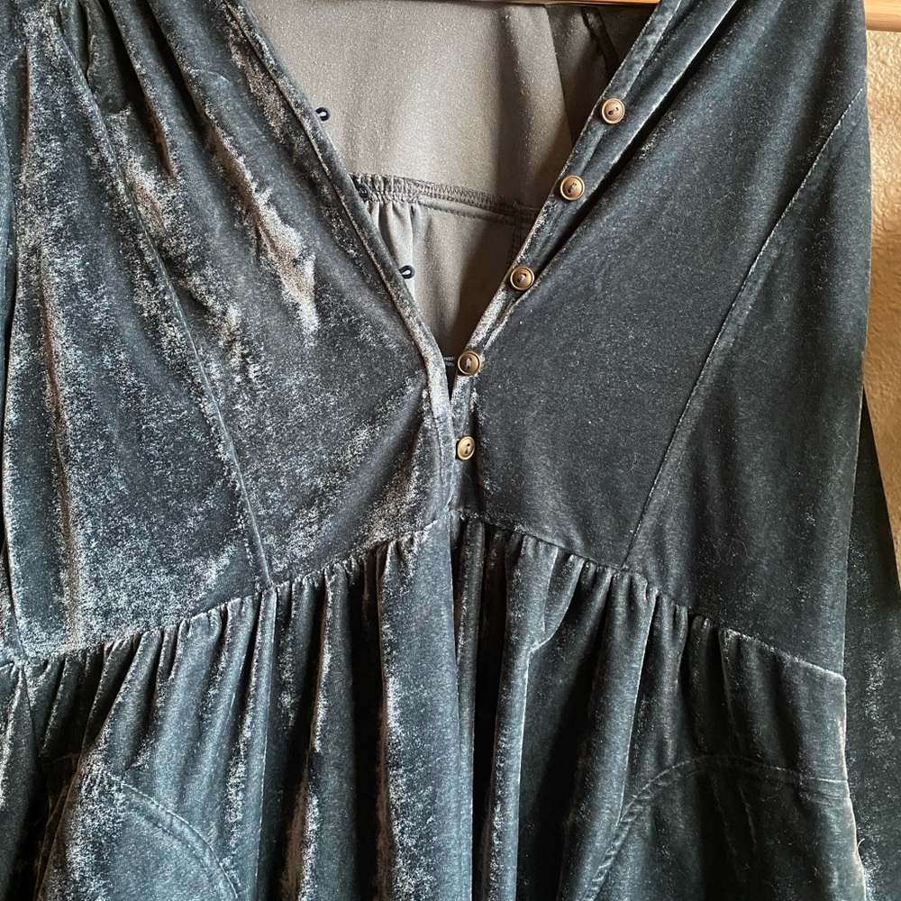 Velvet Dress - Picture 2 of 6